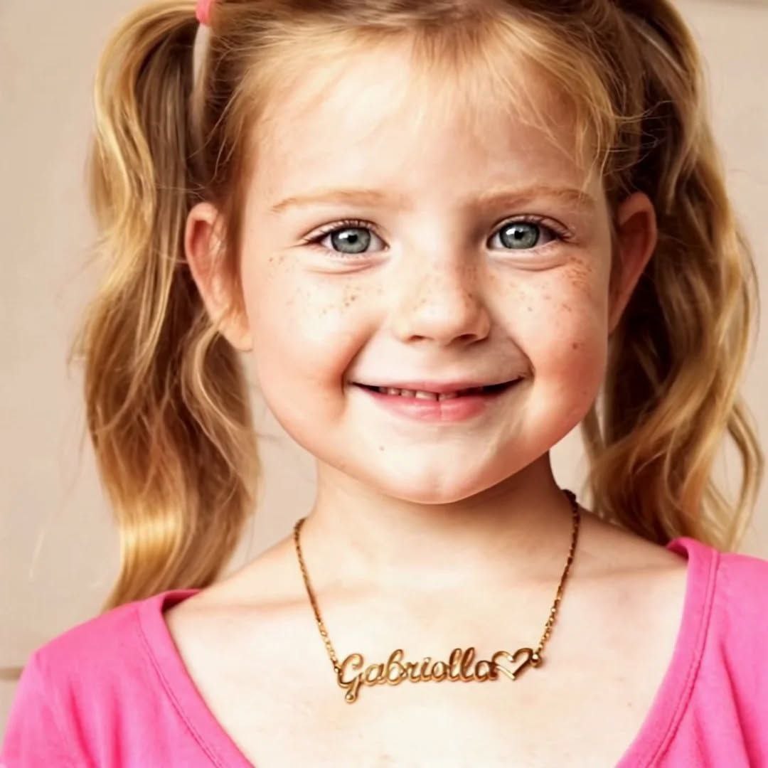 Child necklace with name in heart shape